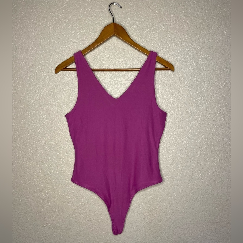 NWT Olive & Oak Purple Thong Bodysuit - Size Medium